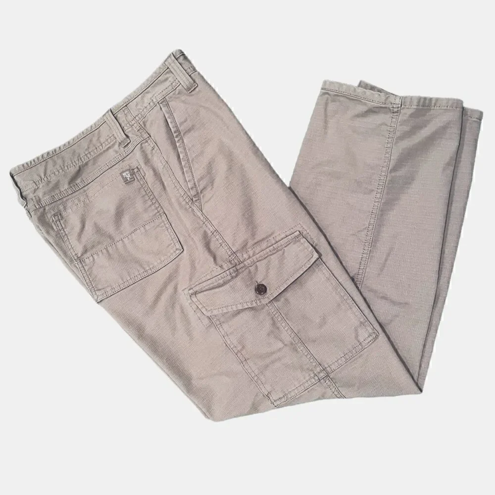 The North Face Grey Hiking Cargo Pants - Size 34 short
